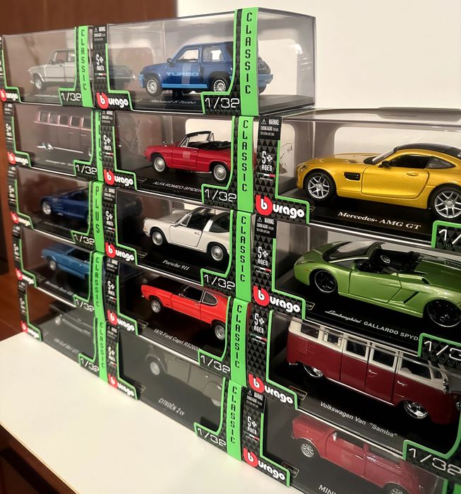 Coleção completa Bburago 1/32- 85 Carros diferentes- Novos e Selados