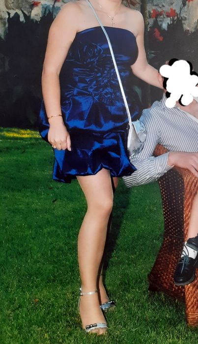 Vestido azul fino e elegante