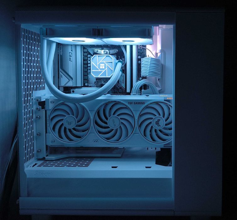 Komputer do gier RTX 5070 Ti | Ryzen 7 7800X3D | 32GB RAM