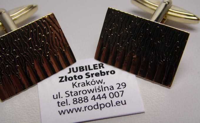 Złote spinki ciekawe prostokątne ozdoby vintage.