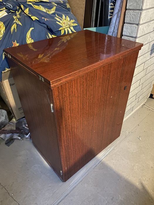 Продам швейну машину Чайка-142М