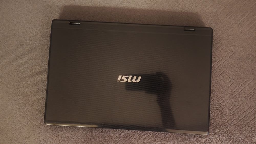 Msi CX620 i5, radeon, ssd 512gb, 4gb ram