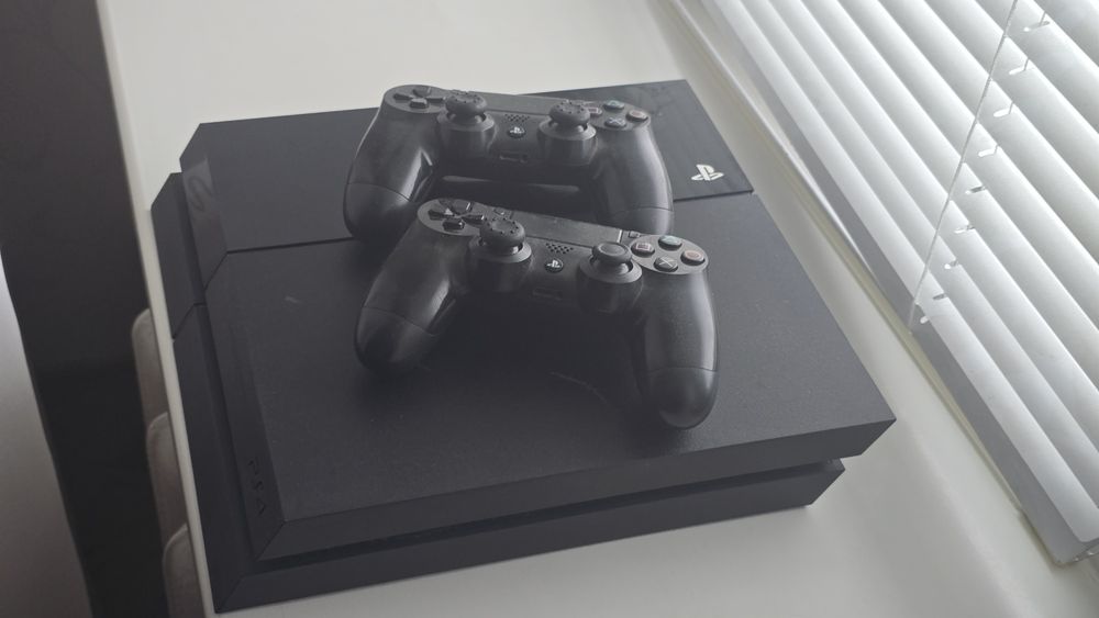 Sony PlayStation 4