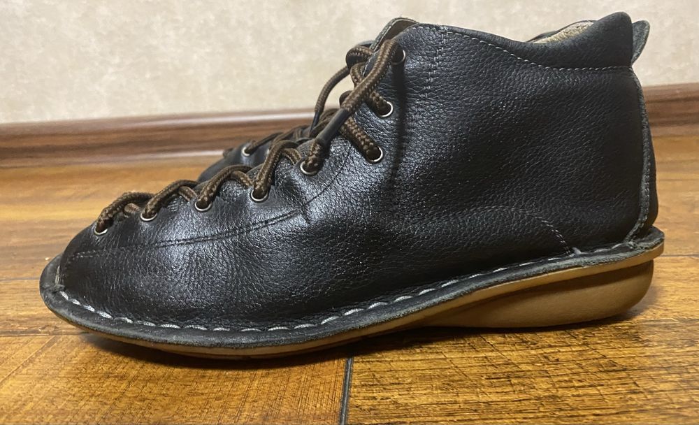 Ботинки  жіночі демі р 39 вуст 25 см з натур.  шкіри і курточка демі