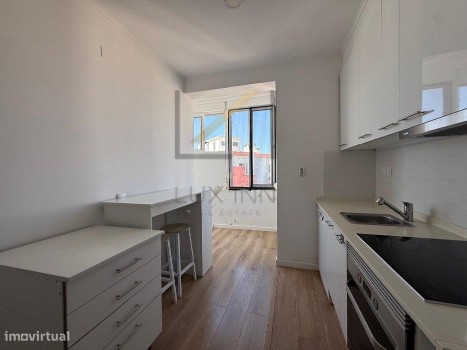 Apartamento T1 Recuperado Paço De Arcos Oeiras