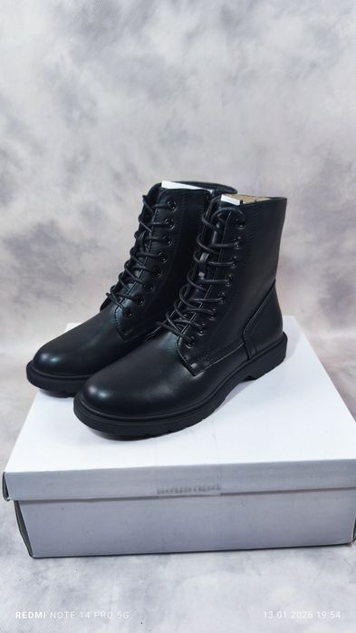 Czarne botki sznurowane typu workery ABOUT YOU  klasyczna czerń r.38