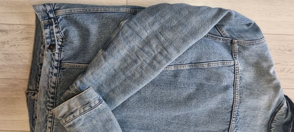 Levis XL.     ..