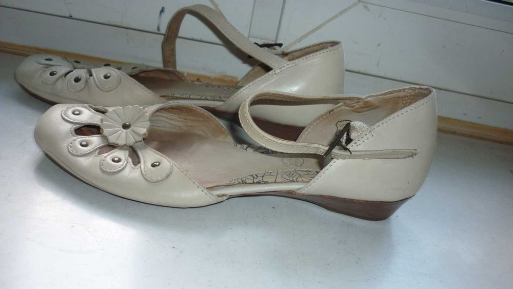Moshulu- skórzane letnie beżowe buty  r; 36