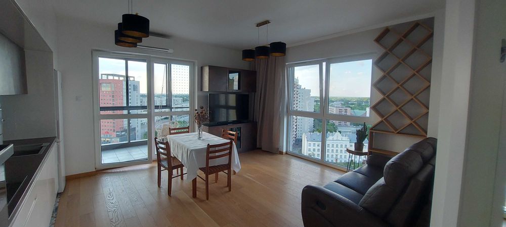 Apartament 3-pokojowy z klimatyzacją przy Rondzie Wiatraczna