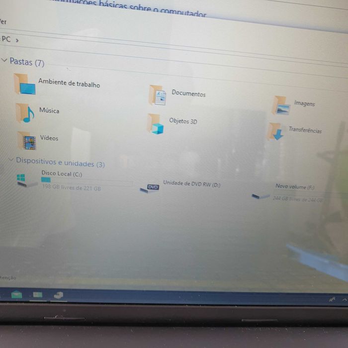 Toshiba C50-A-19T, processador 1005M, 8gb memória, disco 500gb