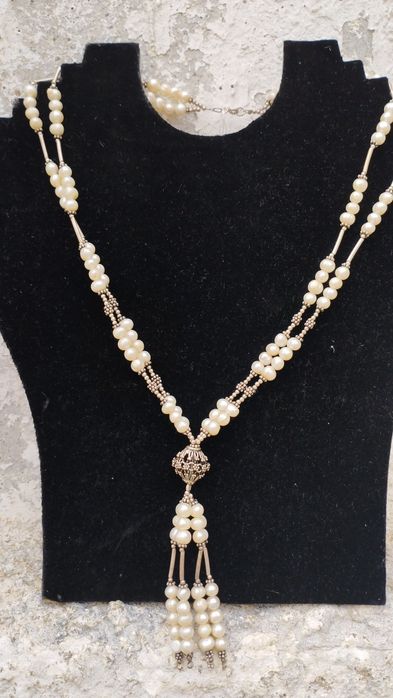 Colar de pérolas com elementos de prata  vintage