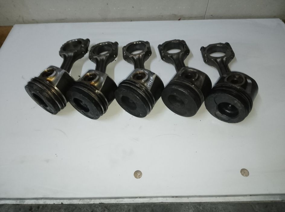 VW T4 2,5 TDI 88km 102 km Tłok z korbowodem nominał Gwarancja