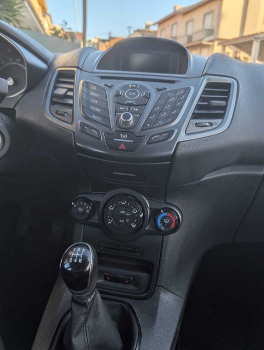 Ford Fiesta 1.5 TDCi  (2016) – 122.000km – Muito Económico