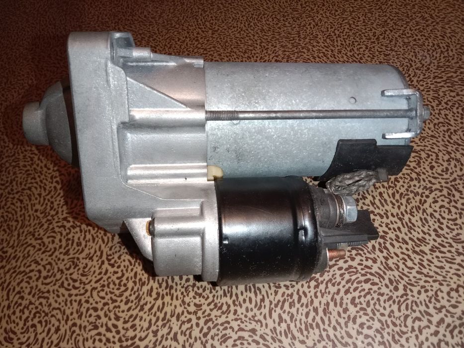 Продам стартер на меган, сценік