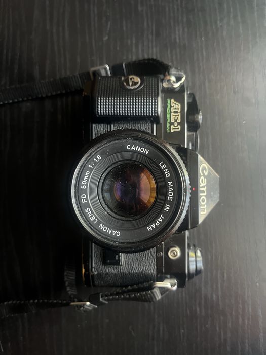 Плівковий фотоапарат Canon AE-1 Program Black + Об'єктив FD 50mm f/1.8 (Легенда!)
