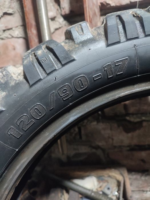 Продам  мото резину mitas