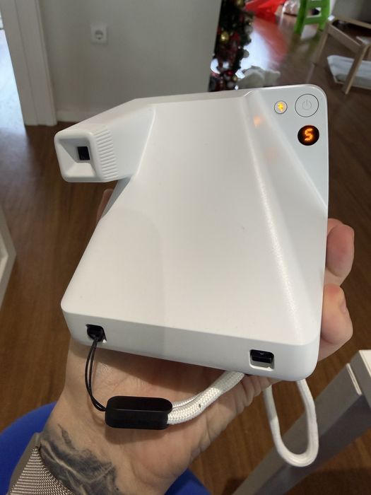 Polaroid Now+ Branca – Nova (usada só 3 fotos)