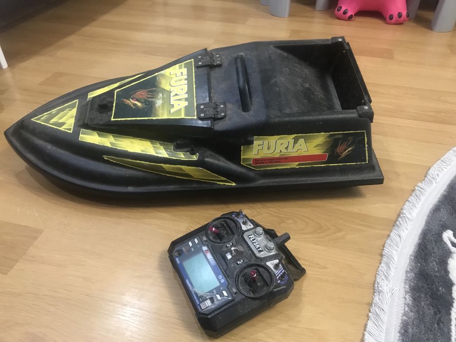 Прикормочний кораблик Фурія