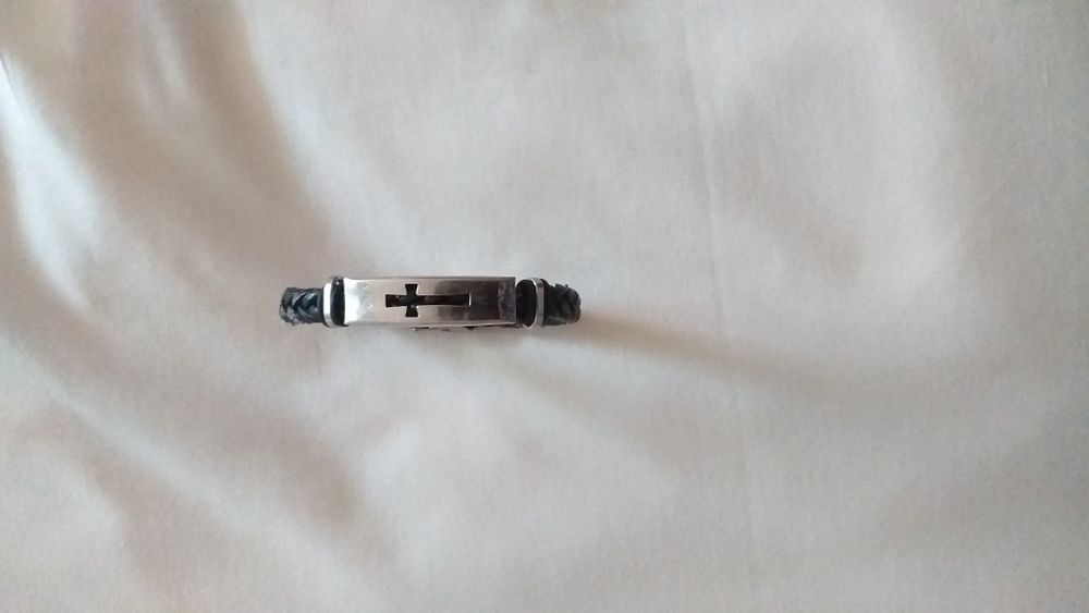 Pulseira de homem em aço e couro