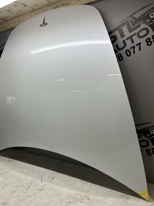 Капот Tesla Model 3 Highland