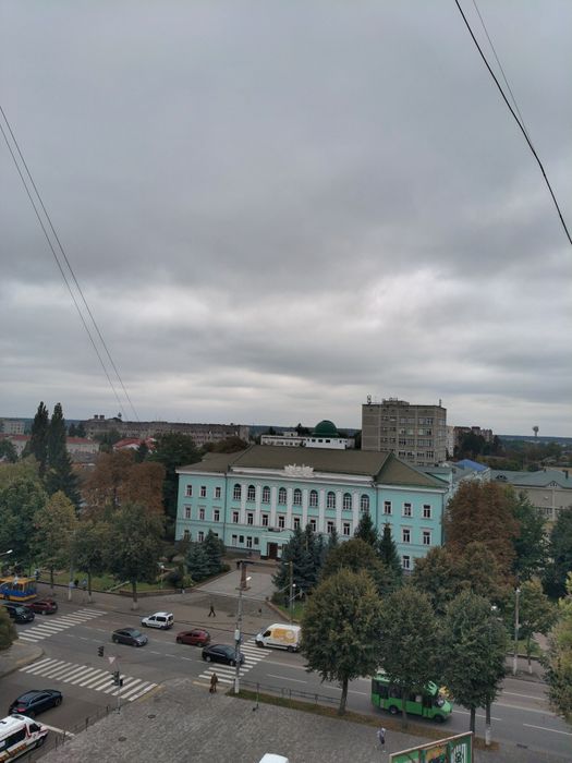 Продається 4х кімнатна квартира в цегляному будинку