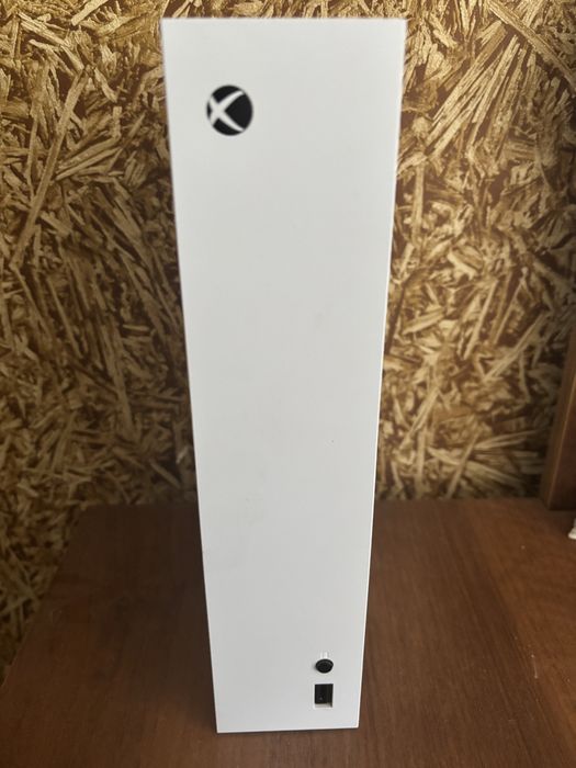 Продаю Xbox Series S