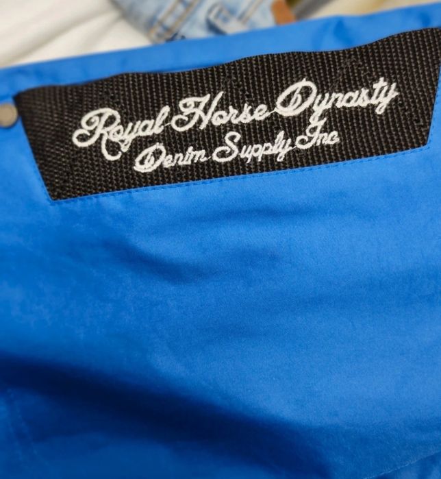 Blusão azul impermeável