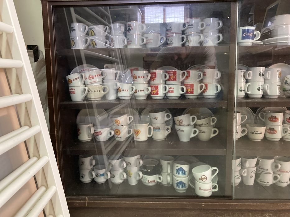 Coleccao de chavenas de cafe - 2000