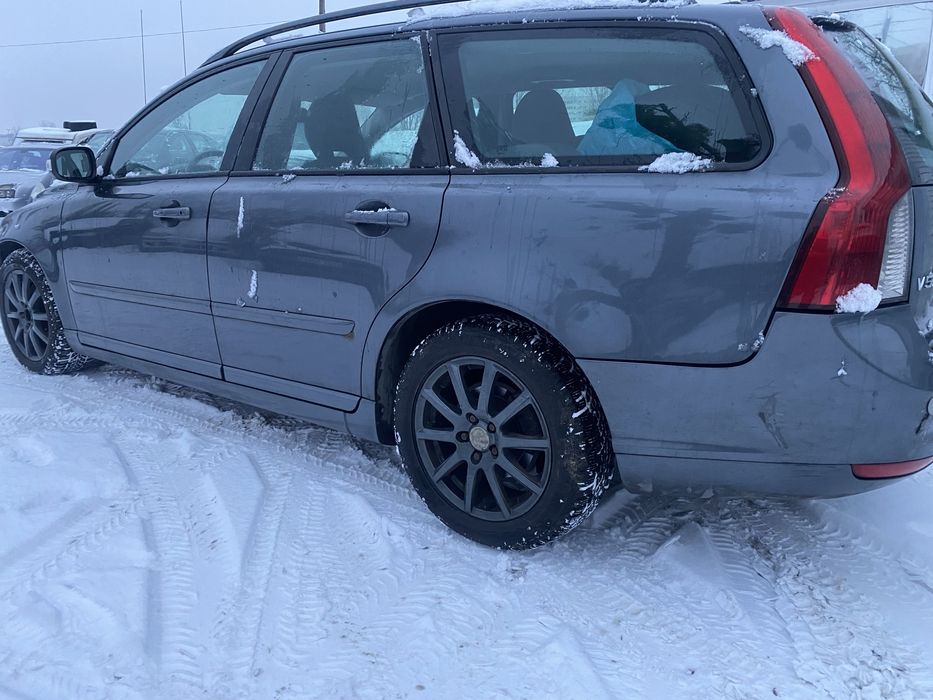 Volvo V 50 2.0 HDI 2 kpl. opon stan b. dobry