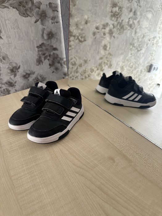 Кровіки adidas 25 для хлопчика оригінал
