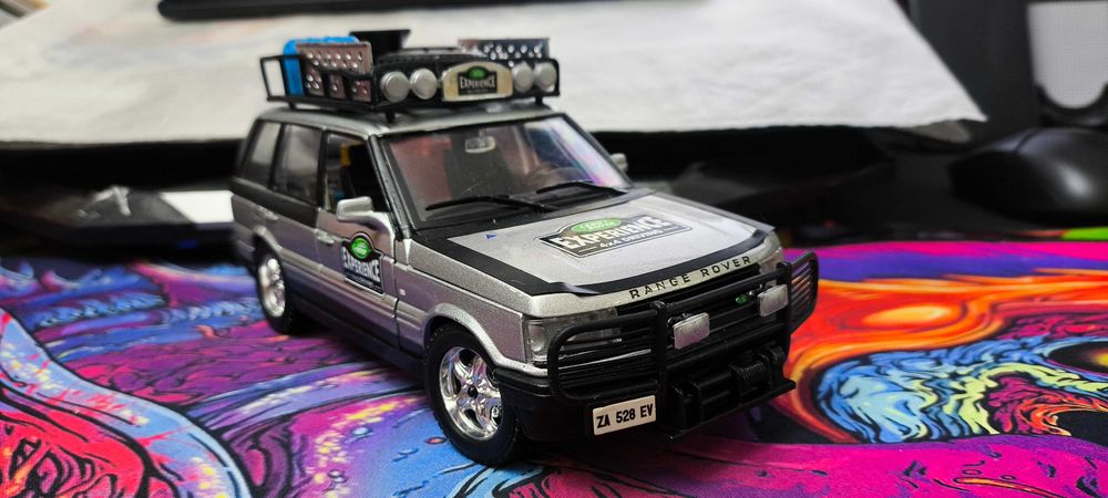 Модель Range Rover Land Rover 2001 1/24 Bburago Experience