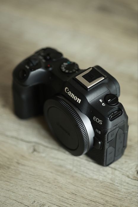Canon EOS R8 body