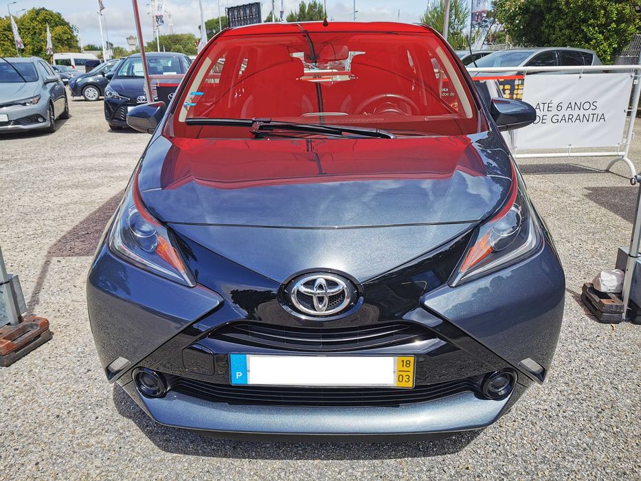 Toyota Aygo 1.0 X-Play 2018 - Citadino económico