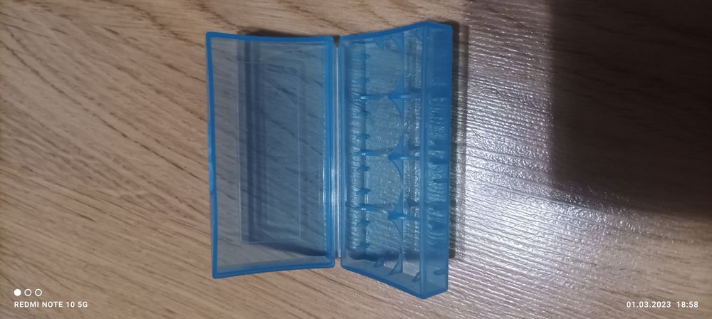 Контейнер для батареек 18650