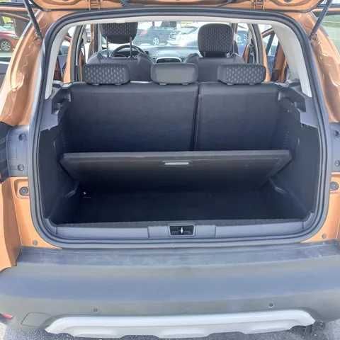 No Stand ACarvalho, apresentamos este Renault Captur 2019 com 105986 km, motor Gasolina  de 90 cv e caixa Manual de 5 velocidades.