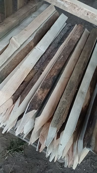 Drewniane słupki do pastucha