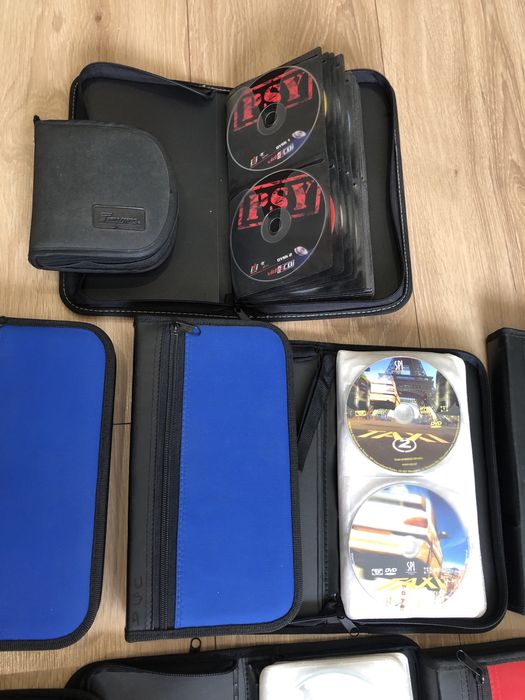 Etui na płyty DVD i CD.