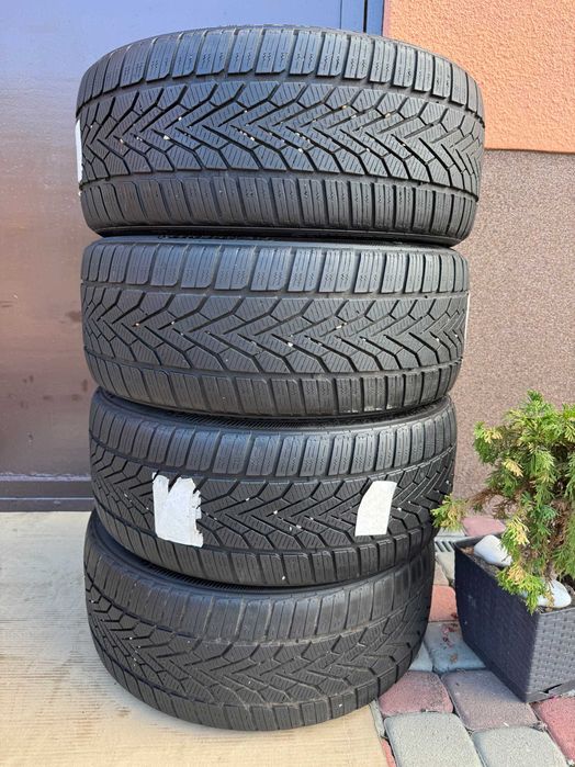 Шини Semperit 225/40 R-18 (92 V ) made in Germany - зима