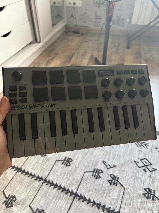 MIDI клавіатура AKAI MPK MINI 3 classic