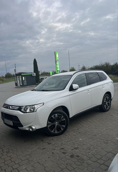 Mitsubishi Outlander 2012