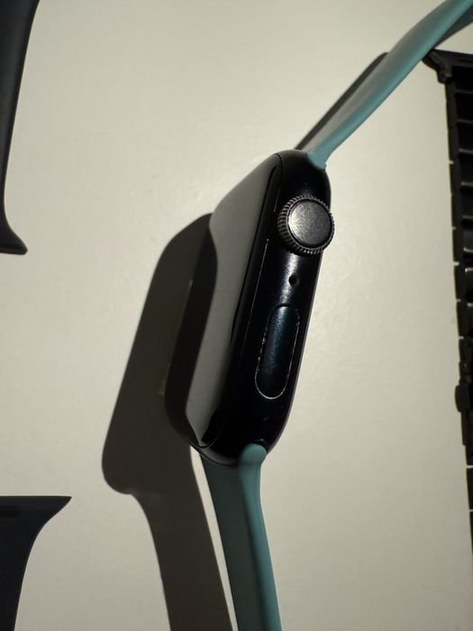 Apple watch series 7, 45mm + extras