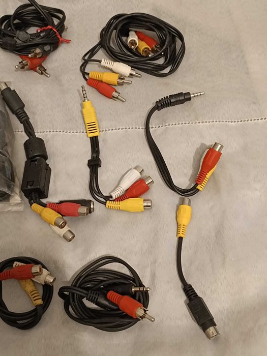 14 Cabos RCA e adaptadores