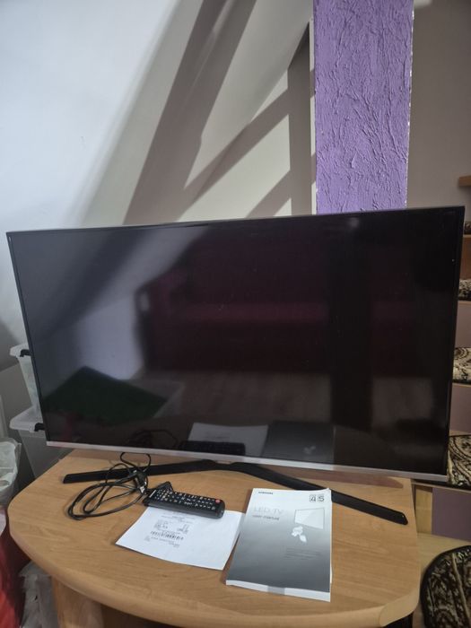 Telewizor LED Samsung UE40J5100AW