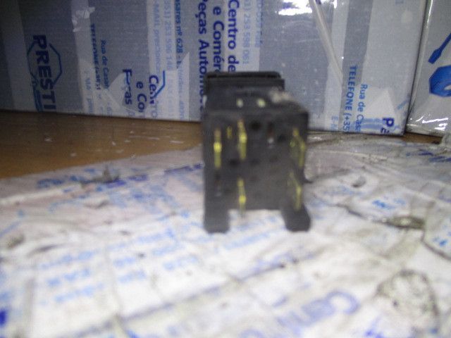 Botão / interruptor desembaciador vidro trás PEUGEOT 405 I Break (15E)