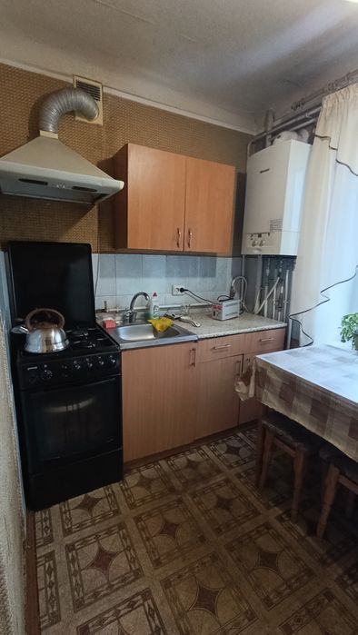 Продам 2-кімнатну квартиру в самому центрі Фастова
