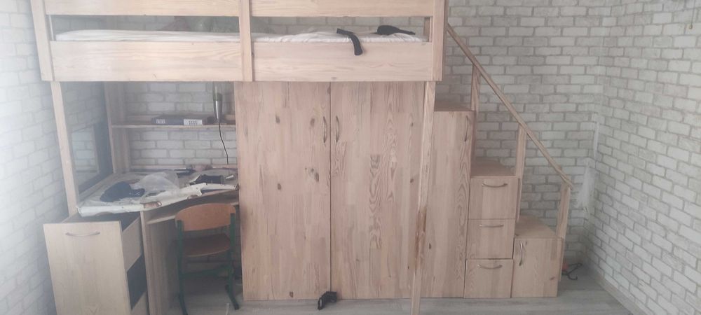 2 детские зеркальние кровати