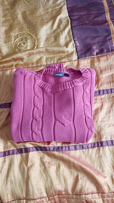 Malinowy sweter damski rozmiar S firmy Esmara