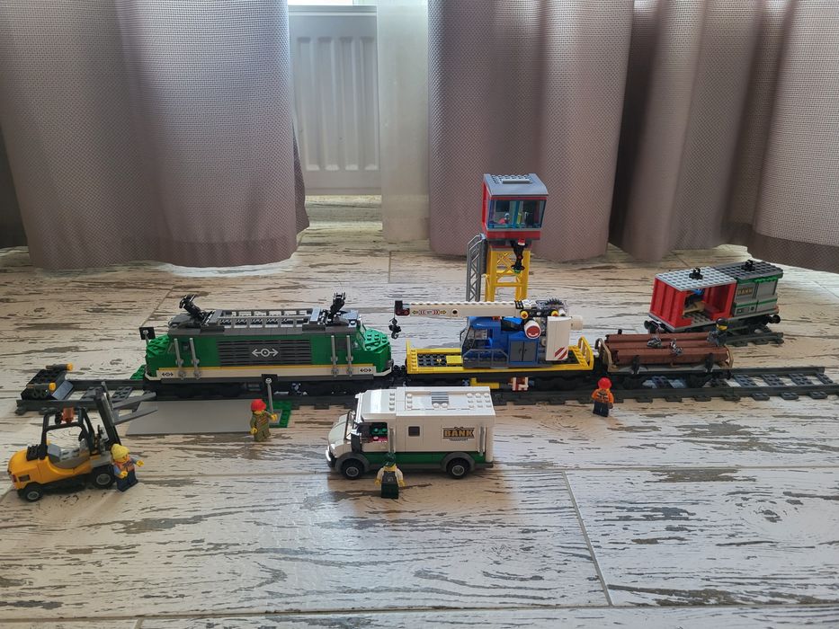 Конструктор LEGO City Вантажний потяг (60198)