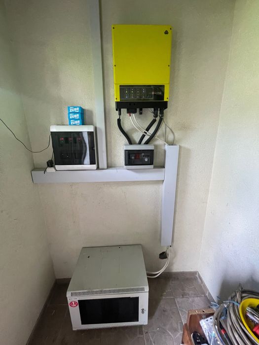 Продам однофазний гібридний інвертор Goodwe GW-3048EM 3 кВт