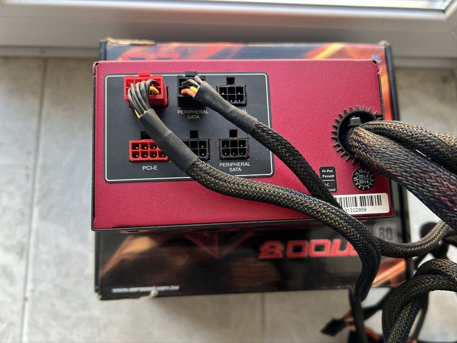 Продам блок живлення Aerocool Strike-X 800W